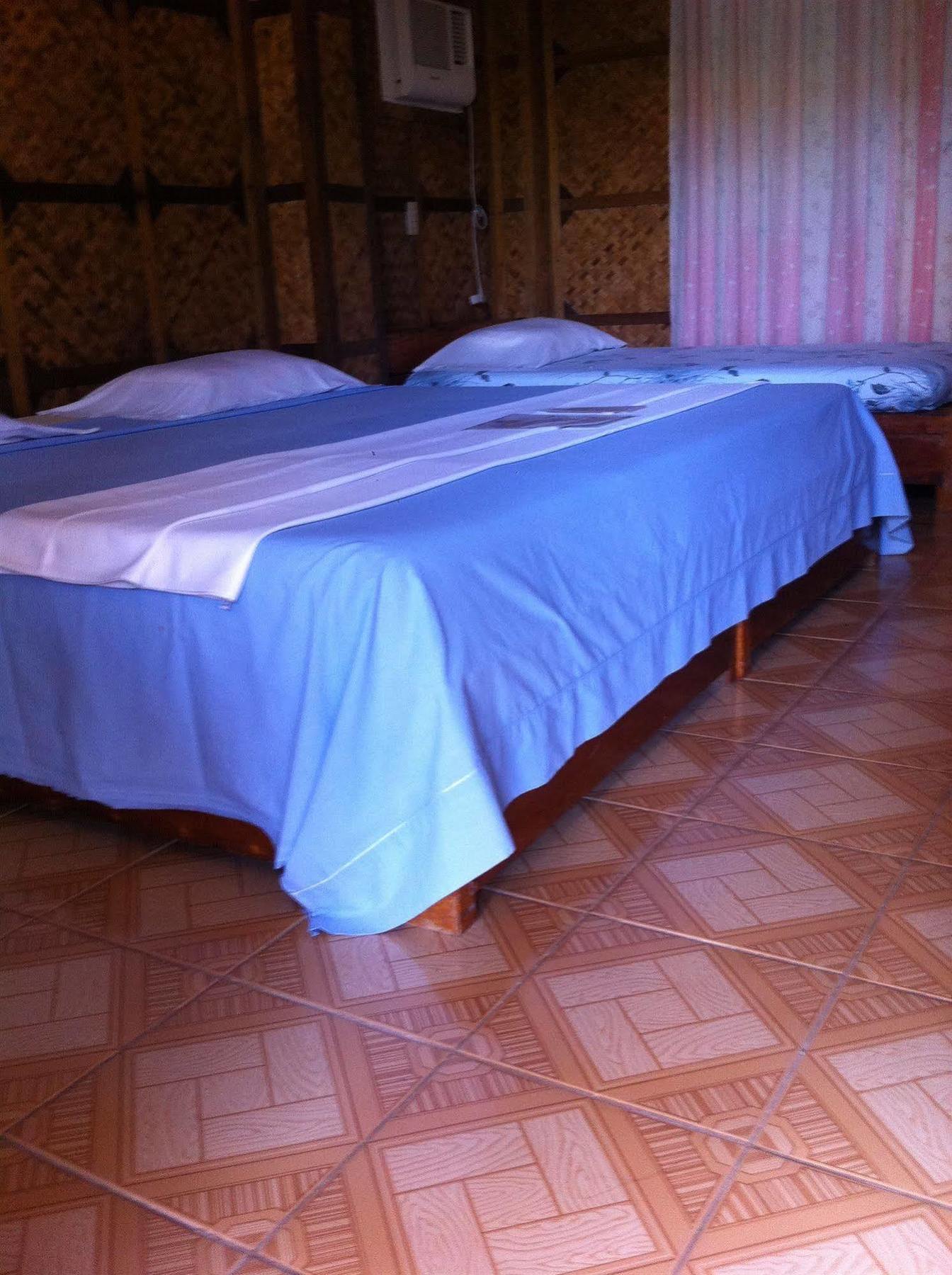 Merly's Place Hotel Manoc-Manoc