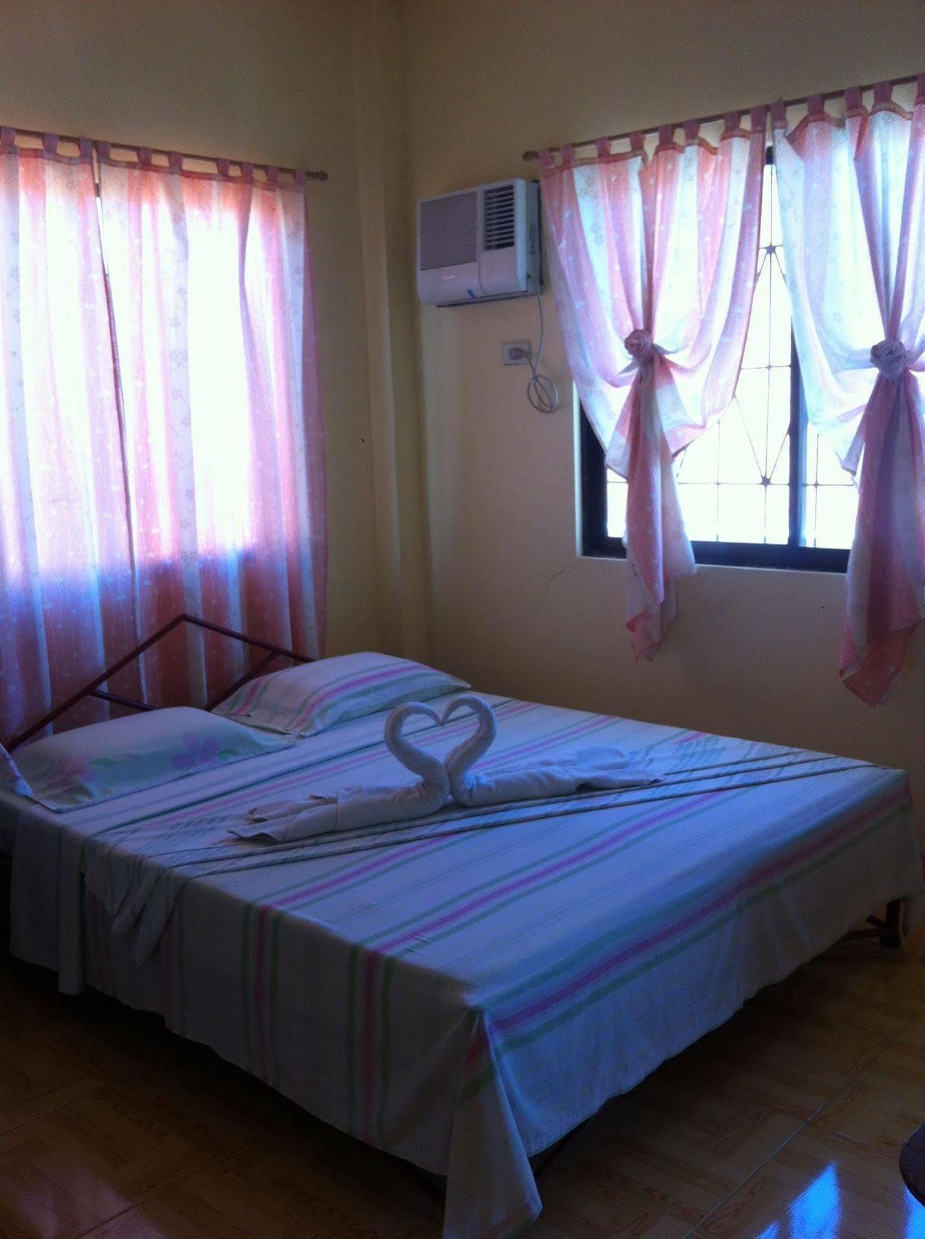 Merly's Place 2*